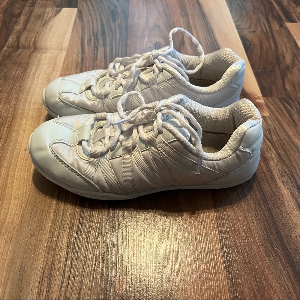 Chasse cheer shoes